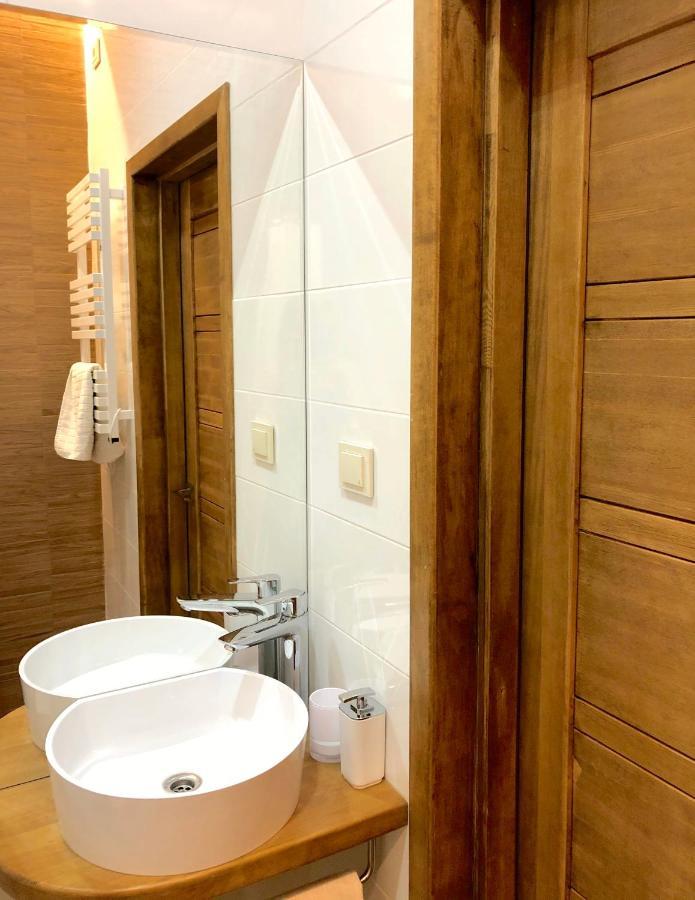 Appartement Centrally Located Overlooking Vermanes Park Riga